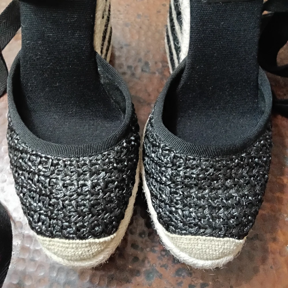 H&M Sz. 6 Black/Cream Striped Wedge-Heeled Espadrilles